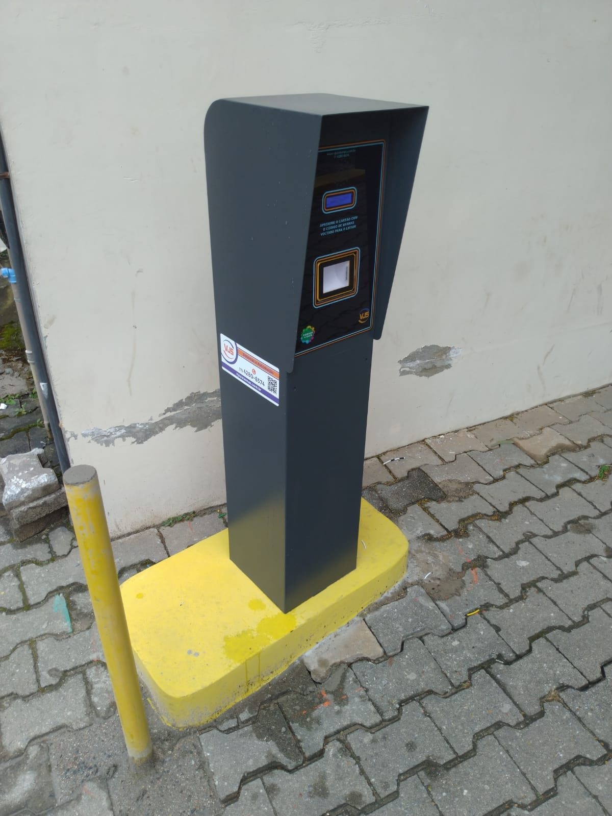Controle de acesso com sistema de cobrança de estacionamento